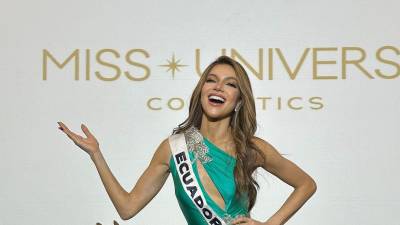 La representante de Ecuador desfiló en traje de baño, traje típico y traje de gala. La representante de Ecuador desfiló en traje de baño, traje típico y traje de gala.
