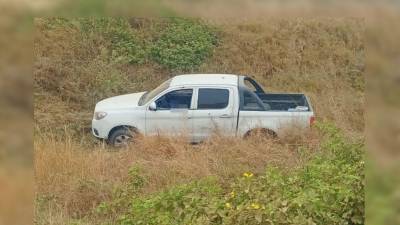 Posorja: padre e hijo fueron asesinados mientras transitaban en una camioneta Posorja: padre e hijo fueron asesinados mientras transitaban en una camioneta