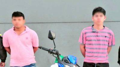 Policía aprehendió a dos presuntos implicados en extorsión en Manabí: uno de ellos es familiar de la víctima Policía aprehendió a dos presuntos implicados en extorsión en Manabí: uno de ellos es familiar de la víctima