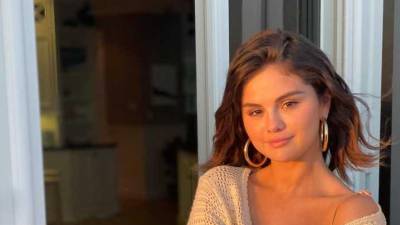 El video de Gomez llorando ante la situación de los migrantes atrajo tanto apoyo como comentarios negativos. El video de Gomez llorando ante la situación de los migrantes atrajo tanto apoyo como comentarios negativos.