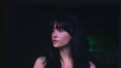 El videoclip, rodado en República Dominicana, muestra a una Aitana libre, rodeada de amigas y dejando atrás una ruptura.
