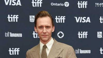 “Ha sido un capítulo extraordinario de mi vida”, dice Tom Hiddleston sobre interpretar a Loki, personaje que aún no ha dicho su última palabra. “Ha sido un capítulo extraordinario de mi vida”, dice Tom Hiddleston sobre interpretar a Loki, personaje que aún no ha dicho su última palabra.