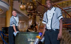 Oportunidad laboral para ecuatorianos en Disney Cruise Line.