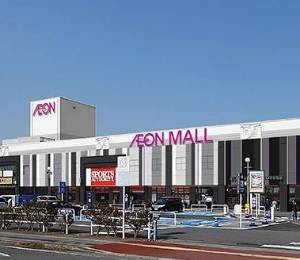 Imagen del centro comercial antes de colapsar por el terremoto en Japón.