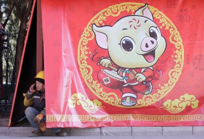 Los chinos celebran la llegada del Año del Cerdo