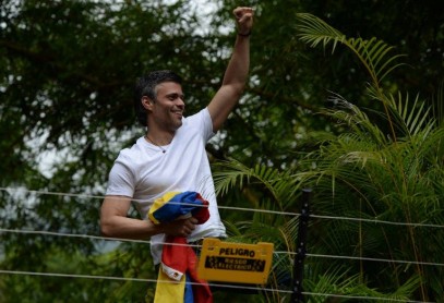 Opositor venezolano Leopoldo López cumplirá el resto de su pena bajo arresto domiciliario