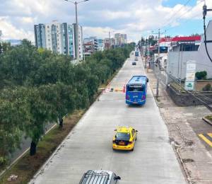 Los trabajos de conexión de tuberías corresponden a la intervención integral de la avenida Galo Plaza Lasso.