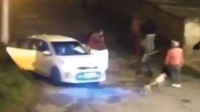 VIDEO: Moradores de Cotocollao se enfrentan a grupo de ladrones que habría intentado robar un auto