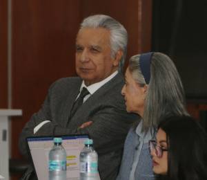 Lenín Moreno junto a su esposa durante una audiencia del caso Sinohydro.