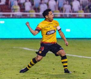 Matías Oyola gritando el gol en la final de la LigaPro 2020.