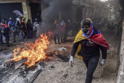 Sindicatos y estudiantes sitian el centro de Quito