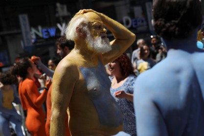 &#039;Body Notes&#039; arte en cuerpos humanos en Times Square