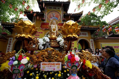 Los budistas celebran el Día de Vesak (nacimiento del Buda)