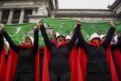 La distopia feminista de Atwood, presente en Argentina