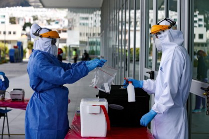 Gobierno de Ecuador anuncia retraso en llegada de vacunas contra la covid-19