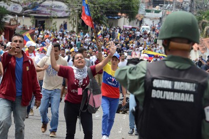 Oposición en Venezuela busca destituir a Nicolás Maduro