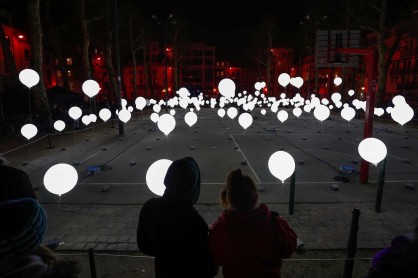 Se enciende la noche durante el Festival Brillante de Bruselas