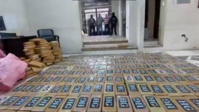 Más de 1,1 toneladas de cocaína fueron halladas en falso fondo de camión en la vía Daule-Nobol Más de 1,1 toneladas de cocaína fueron halladas en falso fondo de camión en la vía Daule-Nobol