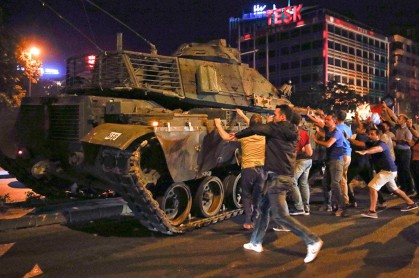 Caos en Turquía por intento de golpe de Estado