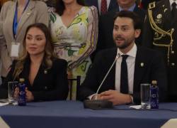 Fotografía de archivo del presidente de la Asamblea, Niels Olsen (C).