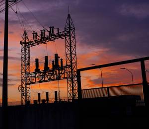 Ecuador enfrenta el estiaje sin electricidad de Colombia: exportaciones están en cero