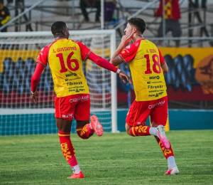Jugadores de Aucas celebrando el empate ante CD La Unión en Copa Ecuador.
