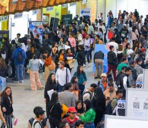 Ciudadanos durante la anterior edición de la feria ConQuito.