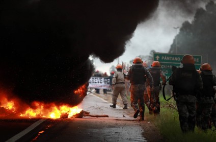 Barricadas y paros sectoriales en varias ciudades brasileñas