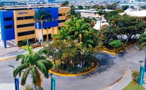 Edificio de la ​​​​​ Universidad de Guayaquil.