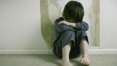 Mujer insult&oacute; por su condici&oacute;n social, intent&oacute; atropellarlo y escupi&oacute; a un ni&ntilde;o de 9 a&ntilde;os en Bol&iacute;var 
