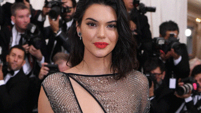 Kendall Jenner lleg&oacute; pr&aacute;cticamente desnuda a la MET Gala