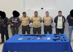 Fotografía que muestra a los cuatro detenidos en el operativo.