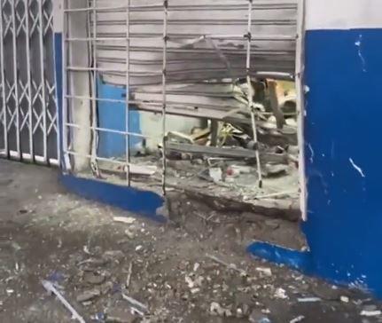 En menos de 24 horas, un centro médico y un hotel registraron daños por artefactos explosivos