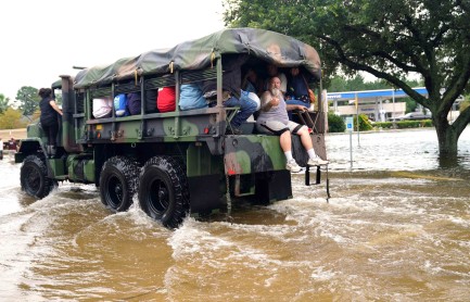 Inundaciones sin precedentes en la ciudad de Houston por tormenta Harvey