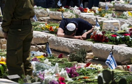 Israelíes guardan dos minutos de silencio