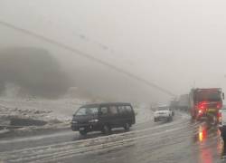 Caída de nieve en Papallacta deja atrapados a varios vehículos; otras emergencias fueron reportadas en Pichincha