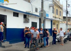 Pelea entre estudiantes casi acaba con un disparo en el sur de Guayaquil.