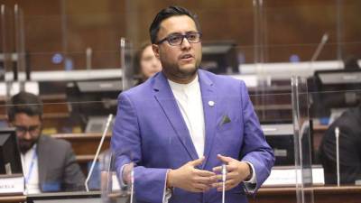 Desconocido amenazó a la Comisión de Fiscalización, denuncia Juan Fernando Flores Desconocido amenazó a la Comisión de Fiscalización, denuncia Juan Fernando Flores