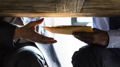Capturan a ocho servidores públicos implicados en presunto tráfico de influencias Capturan a ocho servidores públicos implicados en presunto tráfico de influencias