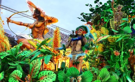 Un desfile sobre la cultura brasileña abre el mayor espectáculo del mundo