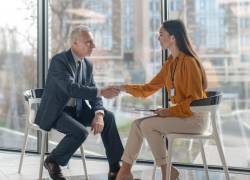 Empresas tienen vacantes laborales.