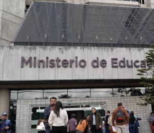 Operativo 'Minedec' en Quito deja tres detenidos.