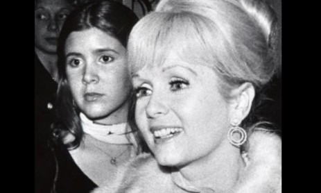 La luz de Debbie Reynolds se apaga, un día después del adiós de su hija Carrie Fisher