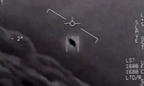 $!Una captura de una grabación de abril del 2020 en el que el ejército norteamericano detecta a un objeto volador no identificado.
