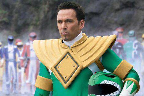 Jason David Frank interpretando al Power Ranger verde.