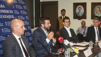 Cámara de Comercio de Guayaquil considera "injusta" la nueva ley laboral Cámara de Comercio de Guayaquil considera "injusta" la nueva ley laboral