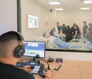 SimLAB Learning Space replica escenarios de atención médica en diferentes niveles de complejidad.