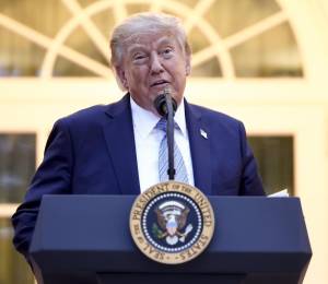 El presidente de Estados Unidos, Donald Trump, durante una alocución en el Jardín de las Rosas de la Casa Blanca en Washington.