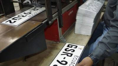 Reportan retraso en la entrega de placas vehiculares en 3 ciudades Reportan retraso en la entrega de placas vehiculares en 3 ciudades