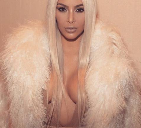 Kim Kardashian sorprende en redes sociales... de nuevo